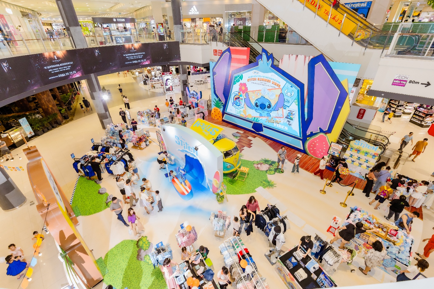 Stitch "quậy tung" mùa hè: Disney phủ sóng toàn quốc với chuỗi sự kiện cực hấp dẫn cho fan của Lilo & Stitch- Ảnh 1.