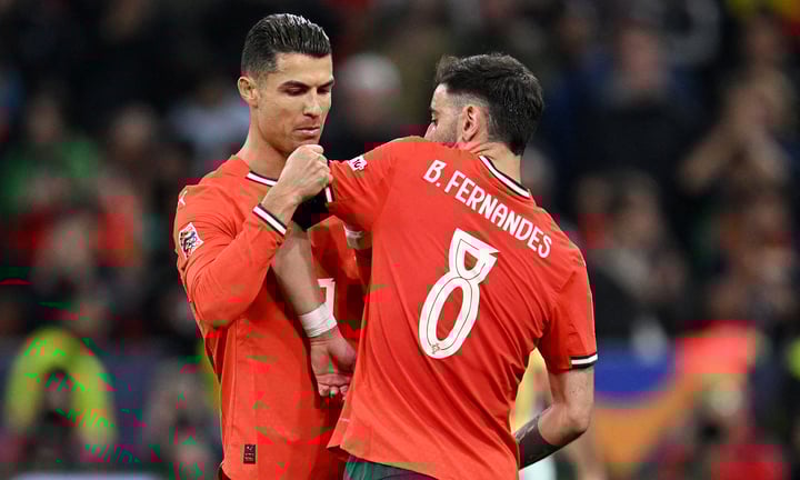 Ronaldo khóc nức nở khi vô địch ở tuổi 40: Huyền thoại vừa viết xong chương sử vĩ đại nhất đời mình!- Ảnh 4.