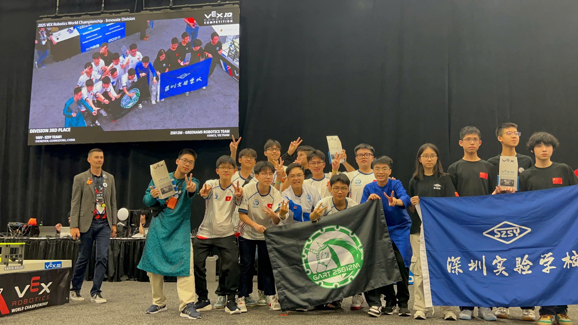 Đội tuyển học sinh Việt Nam xuất sắc giành 2 giải tại giải Robotics lớn nhất thế giới, lọt top 4/419 đội thi: Lá cờ đỏ tung bay trên bản đồ tri thức!- Ảnh 3.