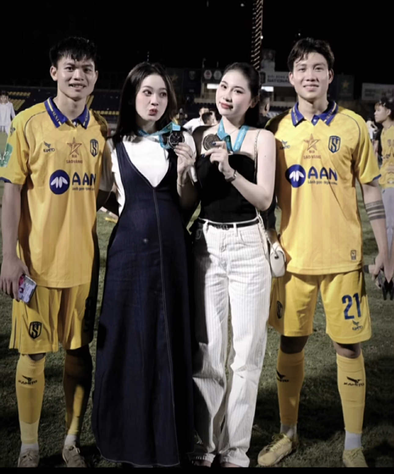 Vợ Hồ Văn Cường lộ rõ vòng 2 lùm lùm, hé lộ mối quan hệ với mẹ chồng- Ảnh 3.