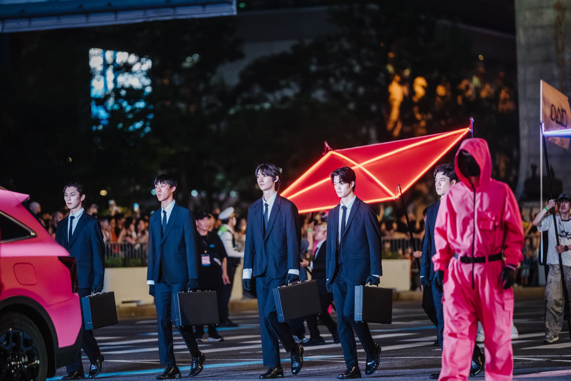 Lời chia tay từ Seoul: Khi Squid Game không chỉ là một trò chơi hay bộ phim- Ảnh 4. Lời chia tay từ Seoul: Khi Squid Game không chỉ là một trò chơi hay bộ phim- Ảnh 4.