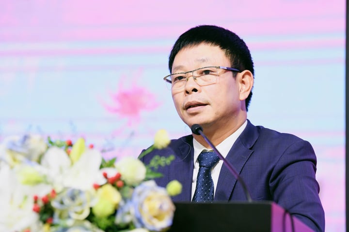 Hoa hậu Việt Nam có được phẫu thuật thẩm mỹ sau khi đăng quang?- Ảnh 2. Hoa hậu Việt Nam có được phẫu thuật thẩm mỹ sau khi đăng quang?- Ảnh 2.