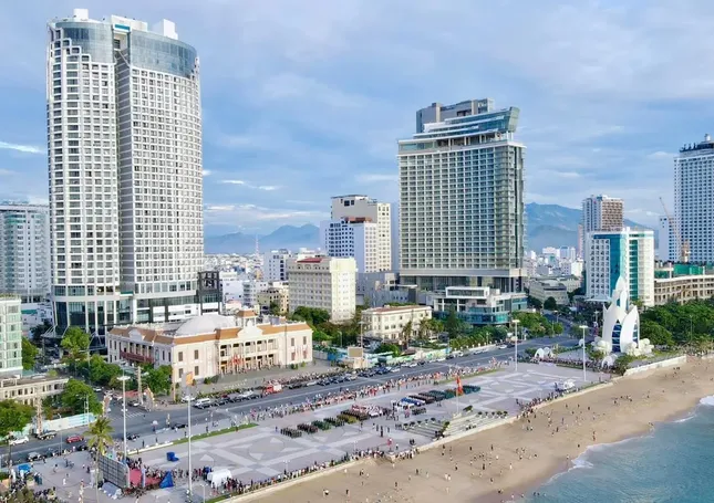 Khánh Hoà: Khách nói "run sợ" khi đến Nha Trang bị cùm khóa xe, CSGT nói gì?- Ảnh 1.