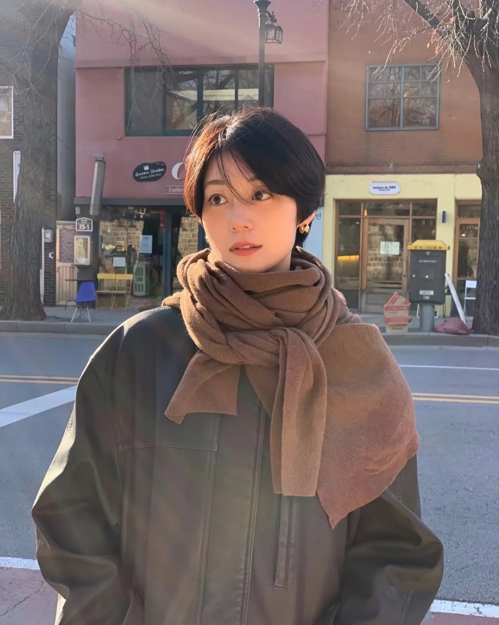 Kiểu tóc “Boy Bob” do Song Hye Kyo lăng xê đang gây sốt, hiệu quả trẻ hóa nhan sắc tuyệt đỉnh- Ảnh 14.