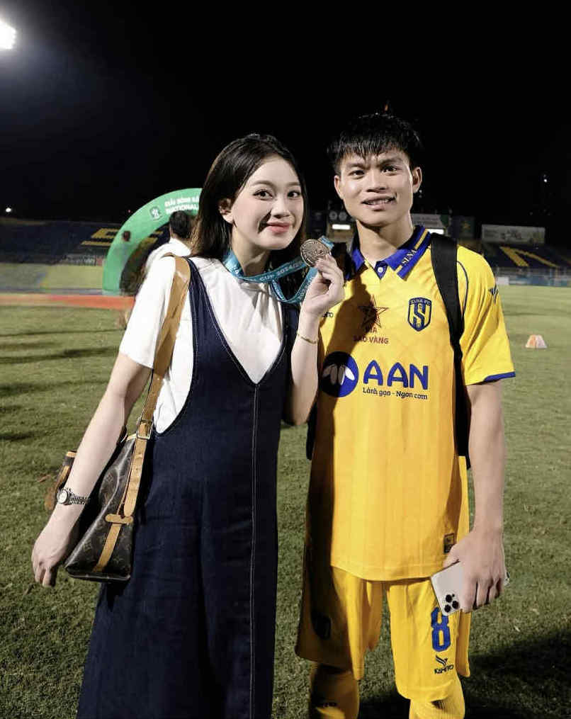 Vợ Hồ Văn Cường lộ rõ vòng 2 lùm lùm, hé lộ mối quan hệ với mẹ chồng- Ảnh 2.