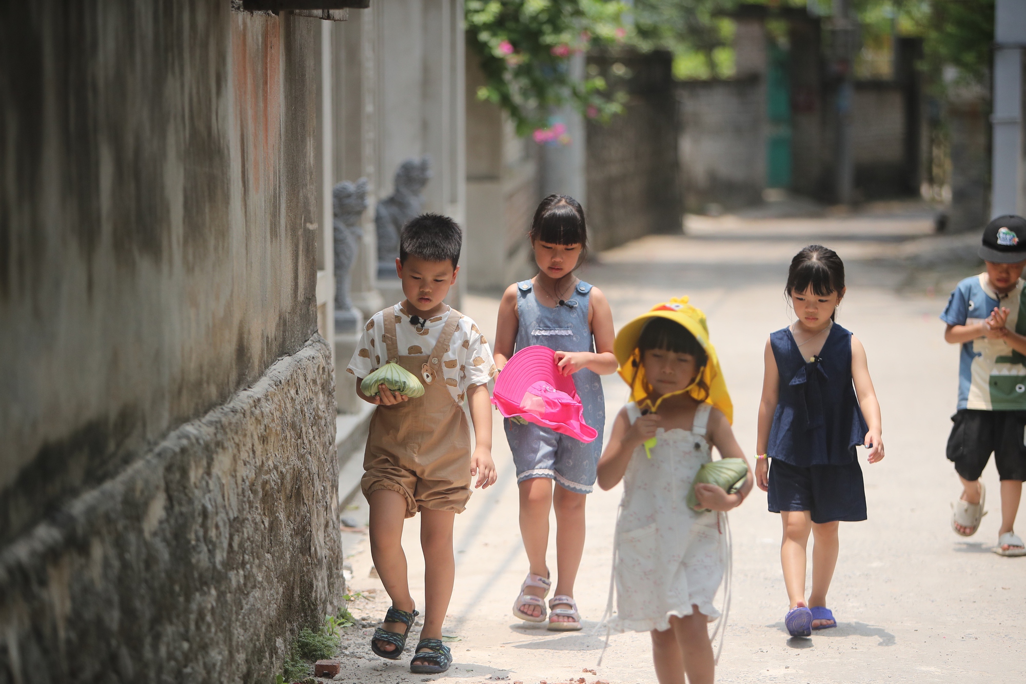 "Bố ơi mình đi đâu thế? 2025" - Tập 7: Khi chiếc điều hòa trở thành bài học đầu đời về lòng biết ơn- Ảnh 1.