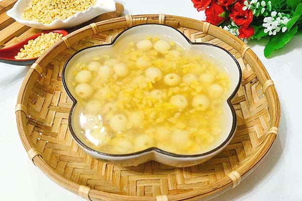 Mùa hạt sen, tôi ăn đều đặn 2 lần/tuần và kết hợp với 2 nguyên liệu: Kết quả là da mịn mướt, dưỡng ẩm tốt hơn cả đắp mặt nạ- Ảnh 3.