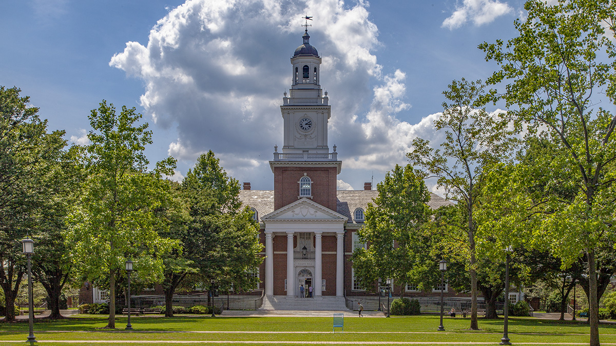 FTU là Harvard, Bách khoa là MIT, NEU là Stanford, còn ĐH Y Hà Nội thì sao? Không giống bất kỳ ngôi trường nào khác!- Ảnh 2.