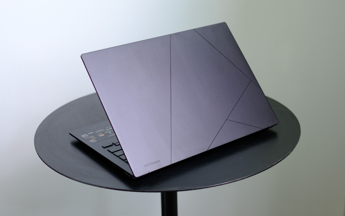 Zenbook A14 vs Zenbook 14: So găng hai chuẩn mực laptop AI mỏng nhẹ mới, chọn sao cho chuẩn?- Ảnh 6.