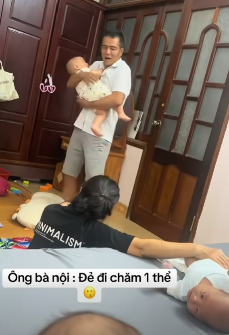 Clip: Ông bà nội bảo đẻ chăm 1 thể, 4 em bé thi nhau oe oe khiến dân tình "đau đầu online" theo- Ảnh 2.
