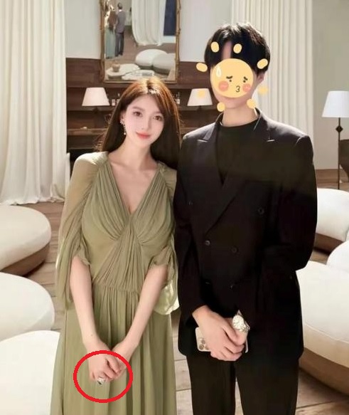 Huỳnh Hiểu Minh cầu hôn hot girl bằng nhẫn kim cương 