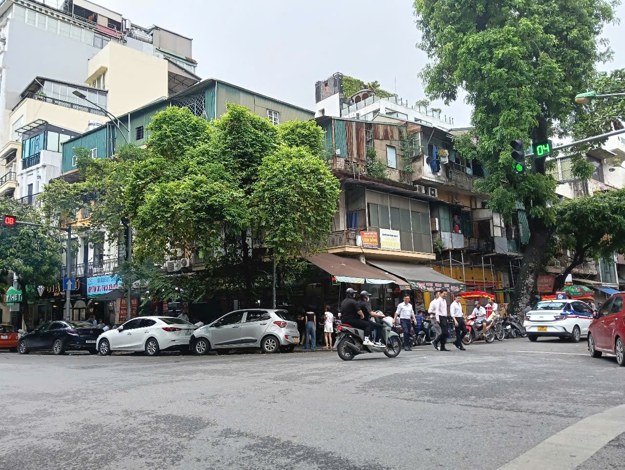 Đoàn du khách tố bị tài xế taxi "chặt chém" 1,5 triệu đồng cho đoạn đường chỉ vài trăm mét gần hồ Hoàn Kiếm- Ảnh 3.