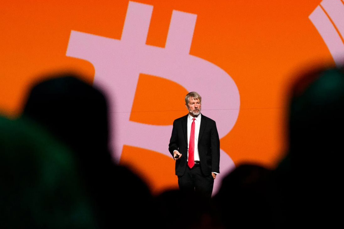 Canh bạc đổi đời của doanh nghiệp mua nhiều Bitcoin nhất thế giới: Từ cái tên lụi tàn trong làng công nghệ đến mức tăng trưởng 3.300%, thu về 14 tỷ USD/quý- Ảnh 3.