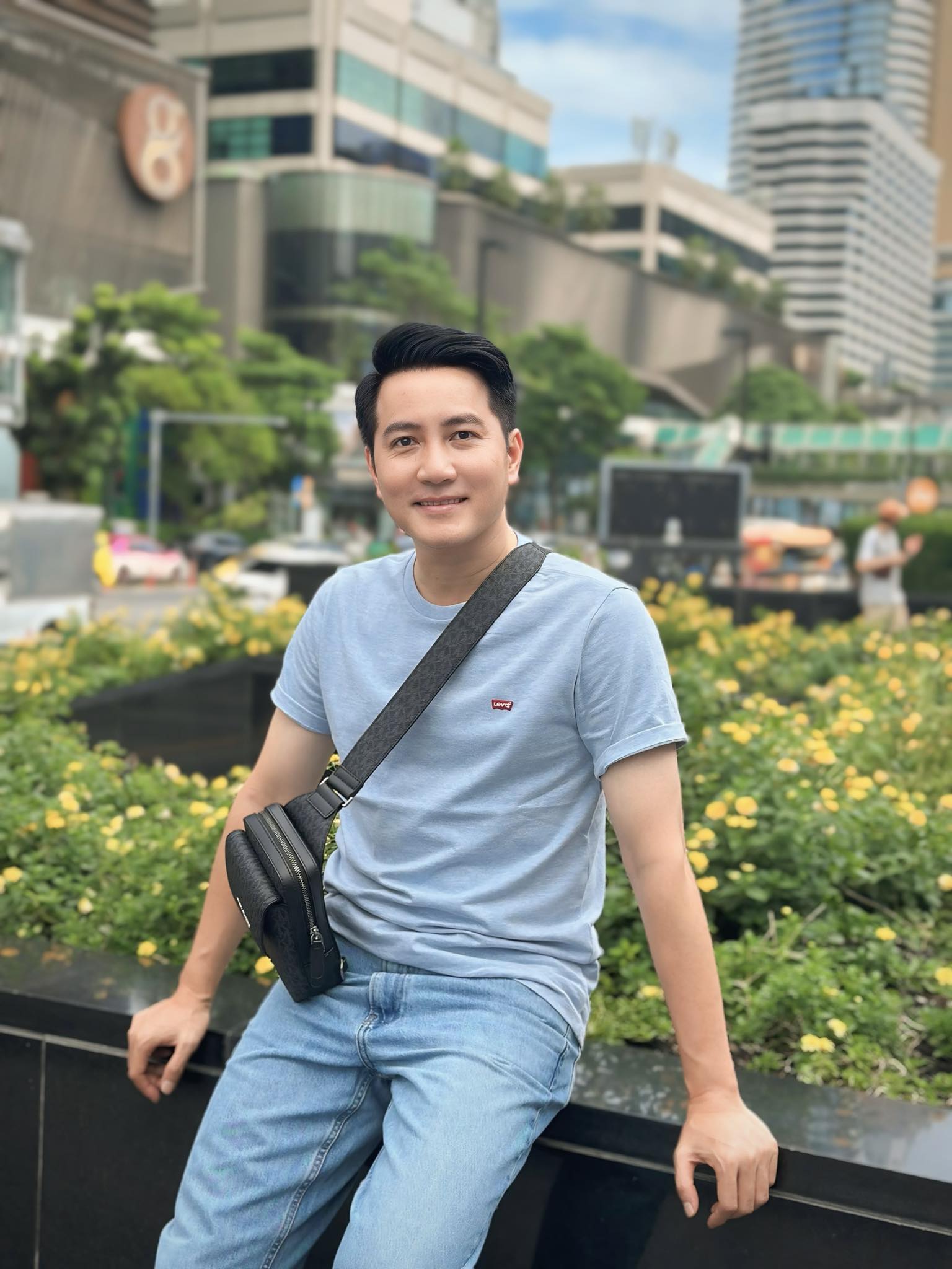 Chuyện tình cảm của ca sĩ Phi Hùng và danh tính 2 người phụ nữ khiến anh phải lên tiếng- Ảnh 3. Chuyện tình cảm của ca sĩ Phi Hùng và danh tính 2 người phụ nữ khiến anh phải lên tiếng- Ảnh 3.