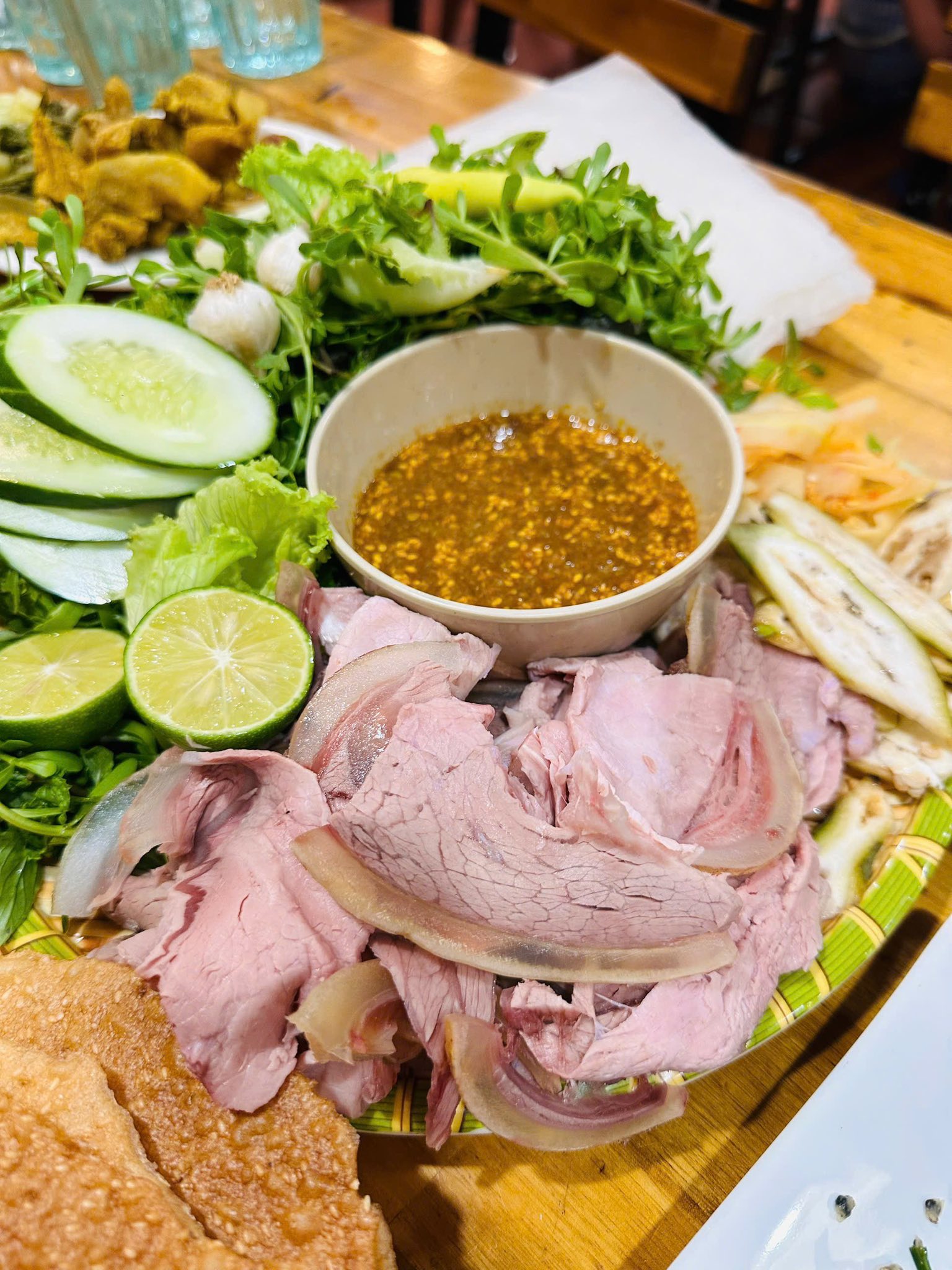 Không chỉ có biển xanh - cát trắng - nắng vàng, đến Đà Nẵng mà chưa ăn 3 món đặc sản này thì cần phải quay lại ngay thôi!- Ảnh 12.
