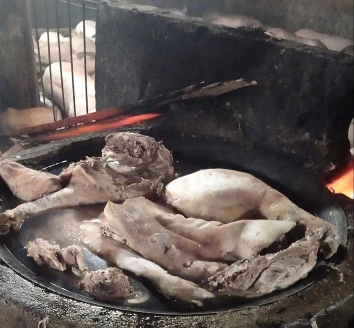 Cảnh báo liên cầu lợn ở Huế: 1 người tử vong, tiêu hủy heo nghi bệnh tại lò mổ- Ảnh 1.
