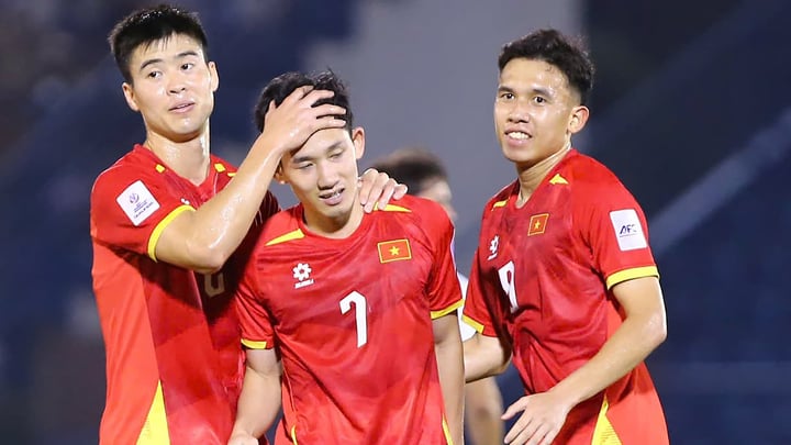 Bảng xếp hạng FIFA mới nhất: Indonesia sắp vượt tuyển Việt Nam- Ảnh 1. Bảng xếp hạng FIFA mới nhất: Indonesia sắp vượt tuyển Việt Nam- Ảnh 1.