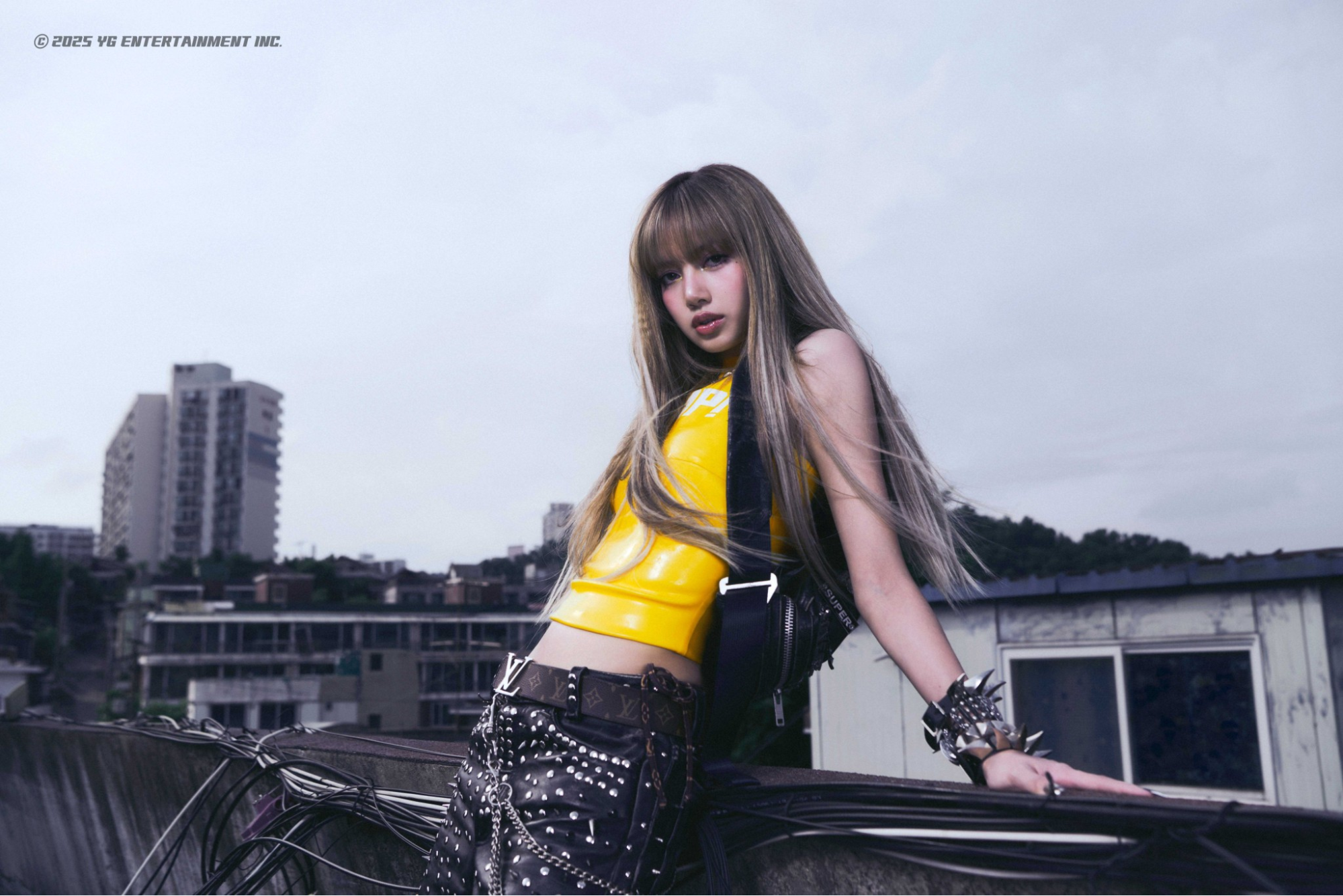 Hội “girl phố” BLACKPINK xả ảnh “khét lẹt”: Ai cũng ngầu, riêng Rosé càng nhìn càng sai!- Ảnh 2. Hội “girl phố” BLACKPINK xả ảnh “khét lẹt”: Ai cũng ngầu, riêng Rosé càng nhìn càng sai!- Ảnh 2.