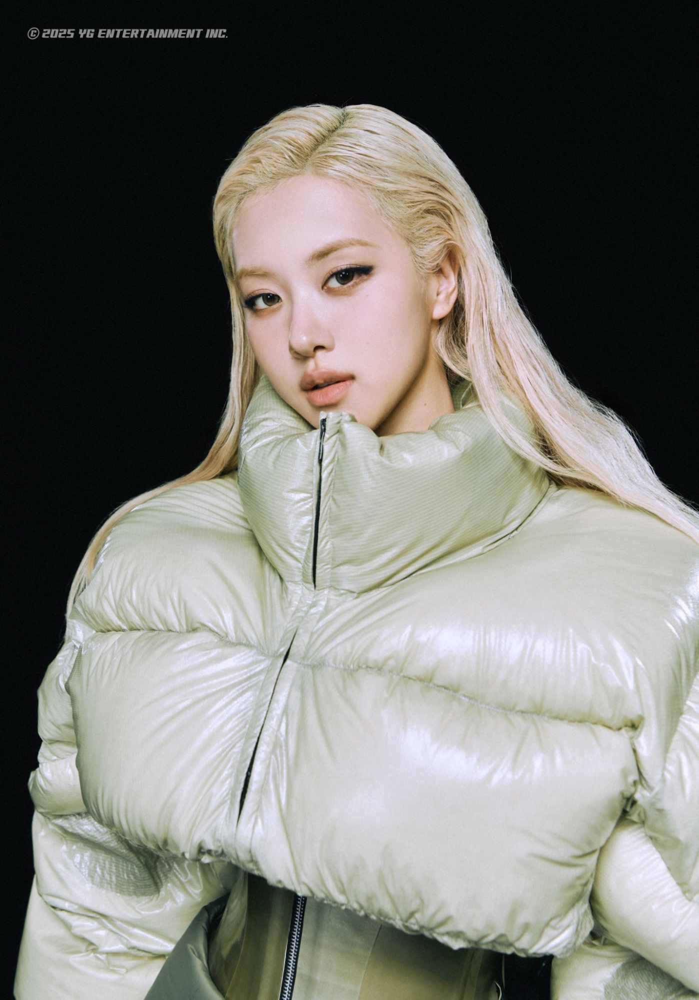 Hội “girl phố” BLACKPINK xả ảnh “khét lẹt”: Ai cũng ngầu, riêng Rosé càng nhìn càng sai!- Ảnh 7. Hội “girl phố” BLACKPINK xả ảnh “khét lẹt”: Ai cũng ngầu, riêng Rosé càng nhìn càng sai!- Ảnh 7.