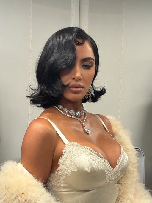 Kim Kardashian bị chê thậm tệ ở show Balenciaga- Ảnh 3. Kim Kardashian bị chê thậm tệ ở show Balenciaga- Ảnh 3.