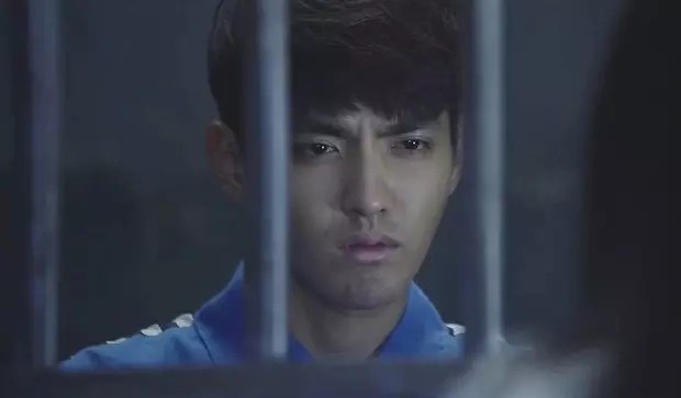 Thảm cảnh của Ngô Diệc Phàm sau song sắt: Mẹ đi tù, cha ruồng bỏ, đến 1 người thăm nuôi cũng không có- Ảnh 1. Thảm cảnh của Ngô Diệc Phàm sau song sắt: Mẹ đi tù, cha ruồng bỏ, đến 1 người thăm nuôi cũng không có- Ảnh 1.