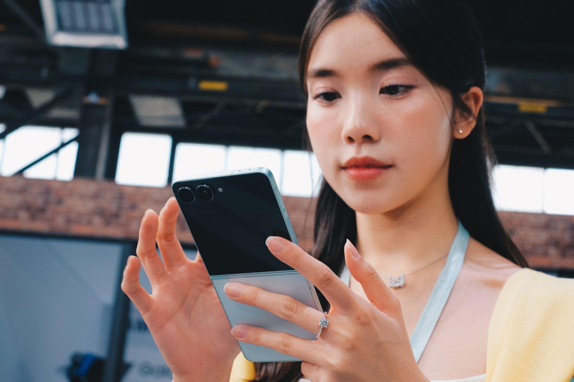 Loạt tech reviewer, KOL đánh giá ra sao sau khi trải nghiệm Galaxy Z Fold7 & Z Flip7?- Ảnh 2. Loạt tech reviewer, KOL đánh giá ra sao sau khi trải nghiệm Galaxy Z Fold7 & Z Flip7?- Ảnh 2.
