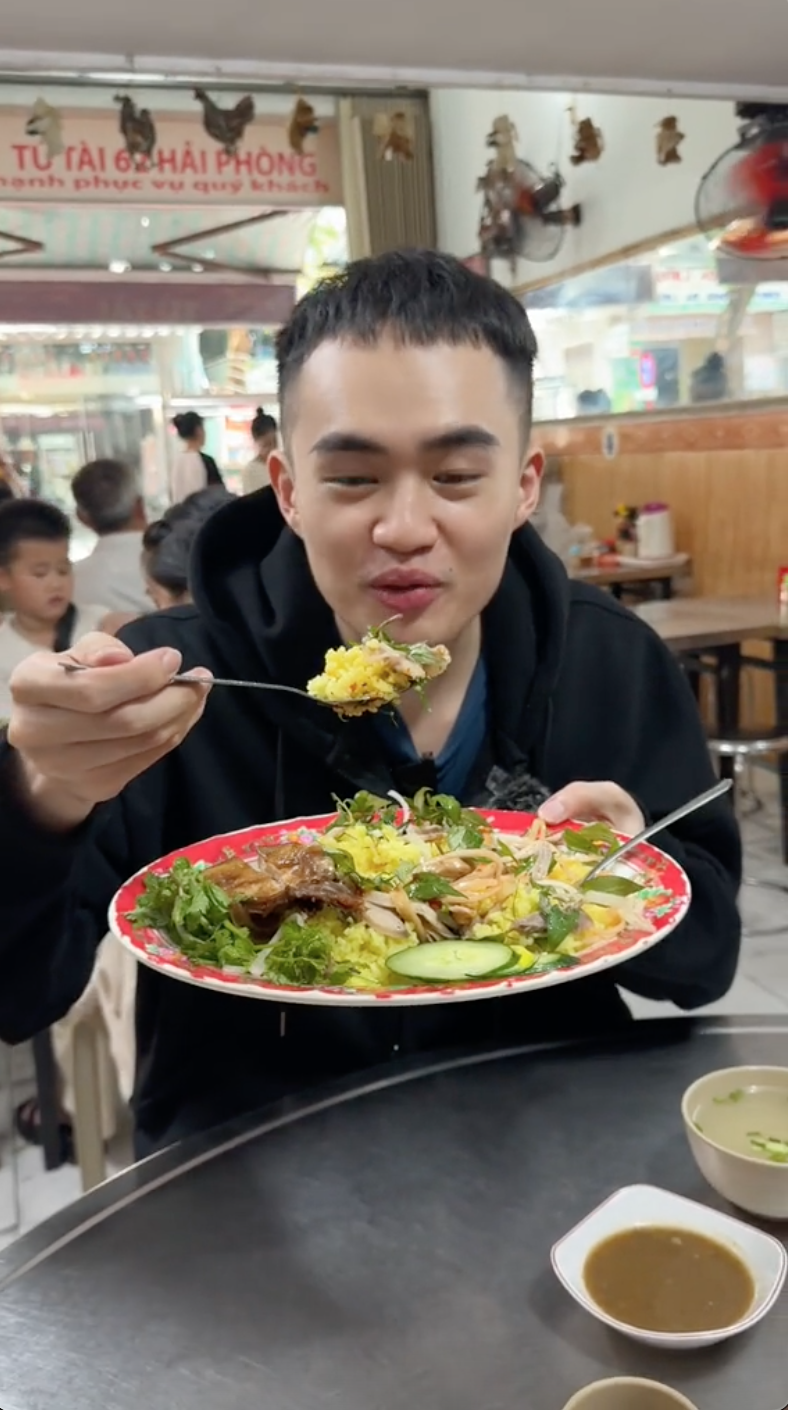 Hàng cơm gà 