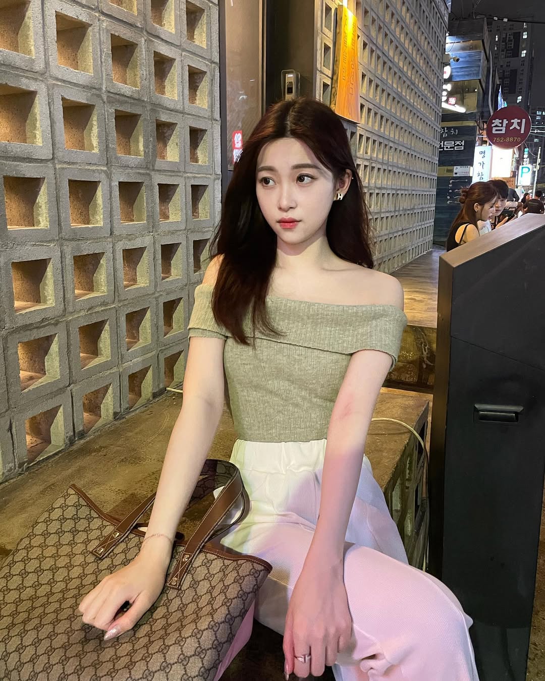 Chán ngán hot girl tai tiếng, Huỳnh Hiểu Minh hẹn hò nữ luật sư, còn lo lót cho tình mới thi Hoa hậu?- Ảnh 5. Chán ngán hot girl tai tiếng, Huỳnh Hiểu Minh hẹn hò nữ luật sư, còn lo lót cho tình mới thi Hoa hậu?- Ảnh 5.