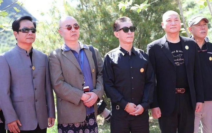 Đường Tăng đẹp nhất màn ảnh: Đi hát rong, phát tờ rơi kiếm sống tuổi xế chiều- Ảnh 3. Đường Tăng đẹp nhất màn ảnh: Đi hát rong, phát tờ rơi kiếm sống tuổi xế chiều- Ảnh 3.