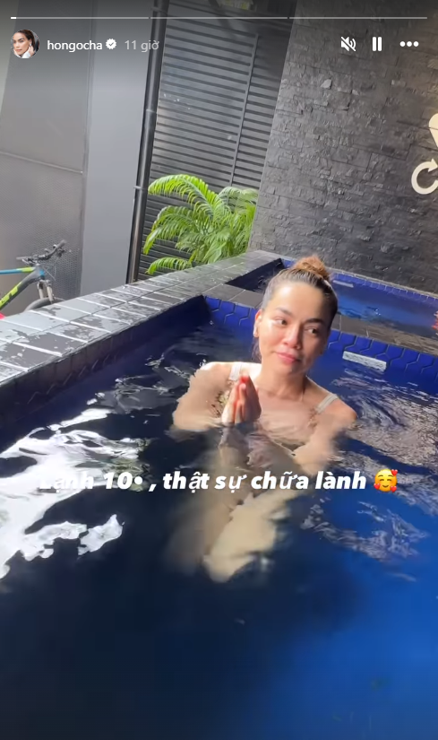 Cả Jennie Blackpink và vợ chồng Hồ Ngọc Hà có chung 1 sở thích "tắm" kì lạ: Có tác dụng giảm sưng, đau nhưng chuyên gia cảnh báo một điều- Ảnh 2.