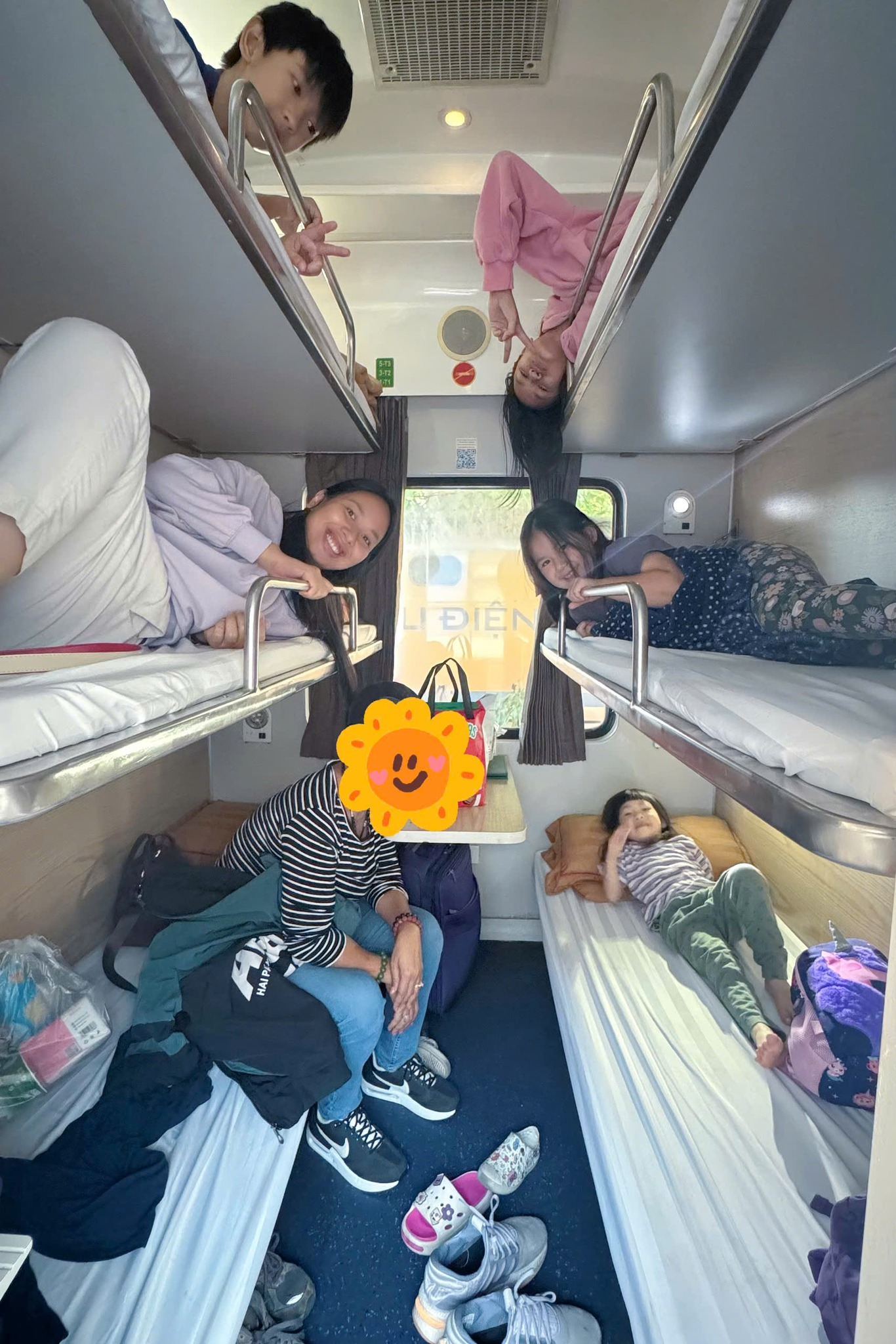 Mẹ 4 con dắt nhau lên tàu đi chill: Tưởng thảm họa mà hóa ra là chuyến đi đáng giá nhất đời- Ảnh 5.