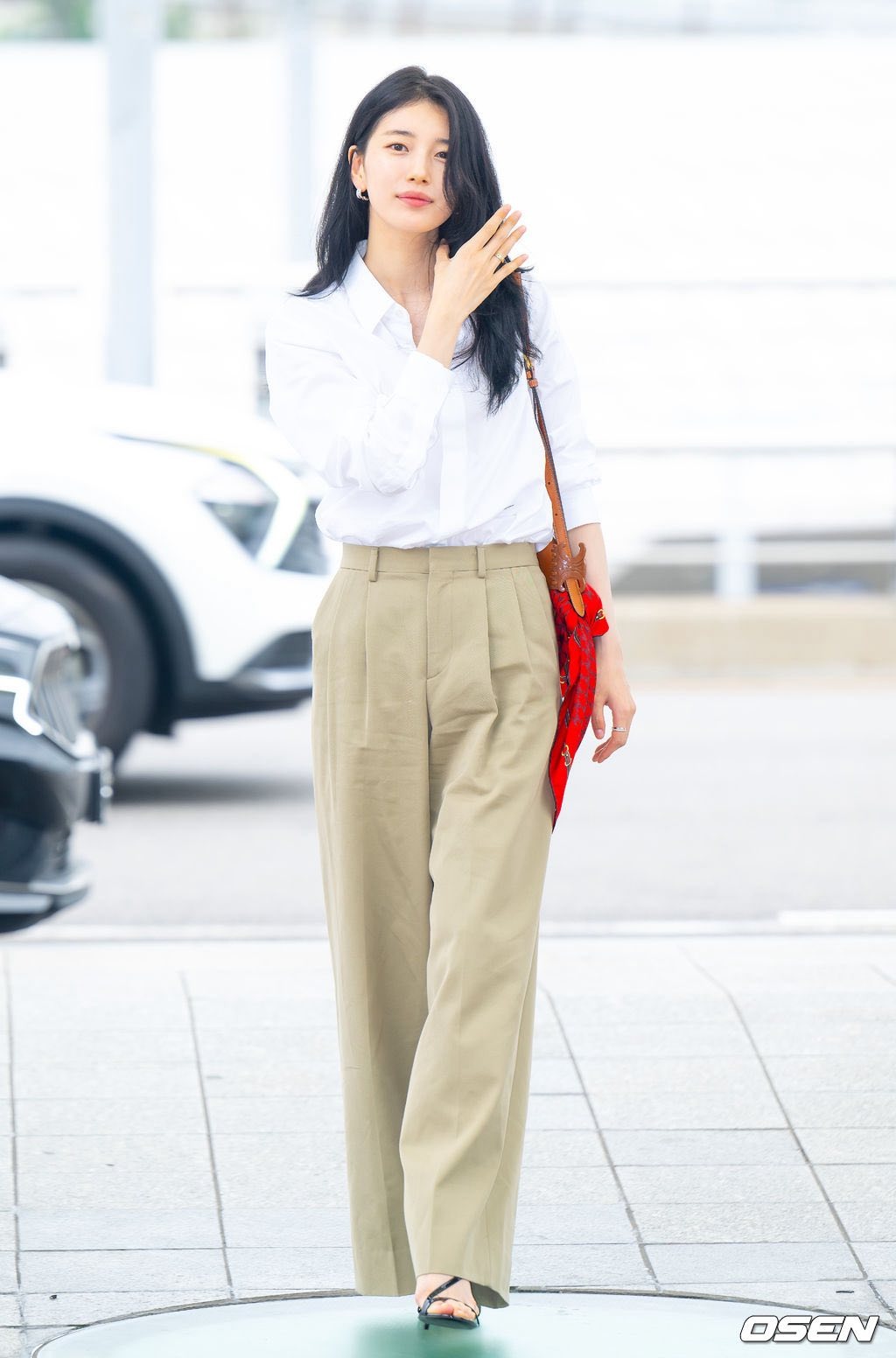 Mỹ nhân sở hữu tài sản 35 triệu USD: Đẹp từ sợi tóc đến khuôn mặt, style thì thôi miễn bàn!- Ảnh 14.