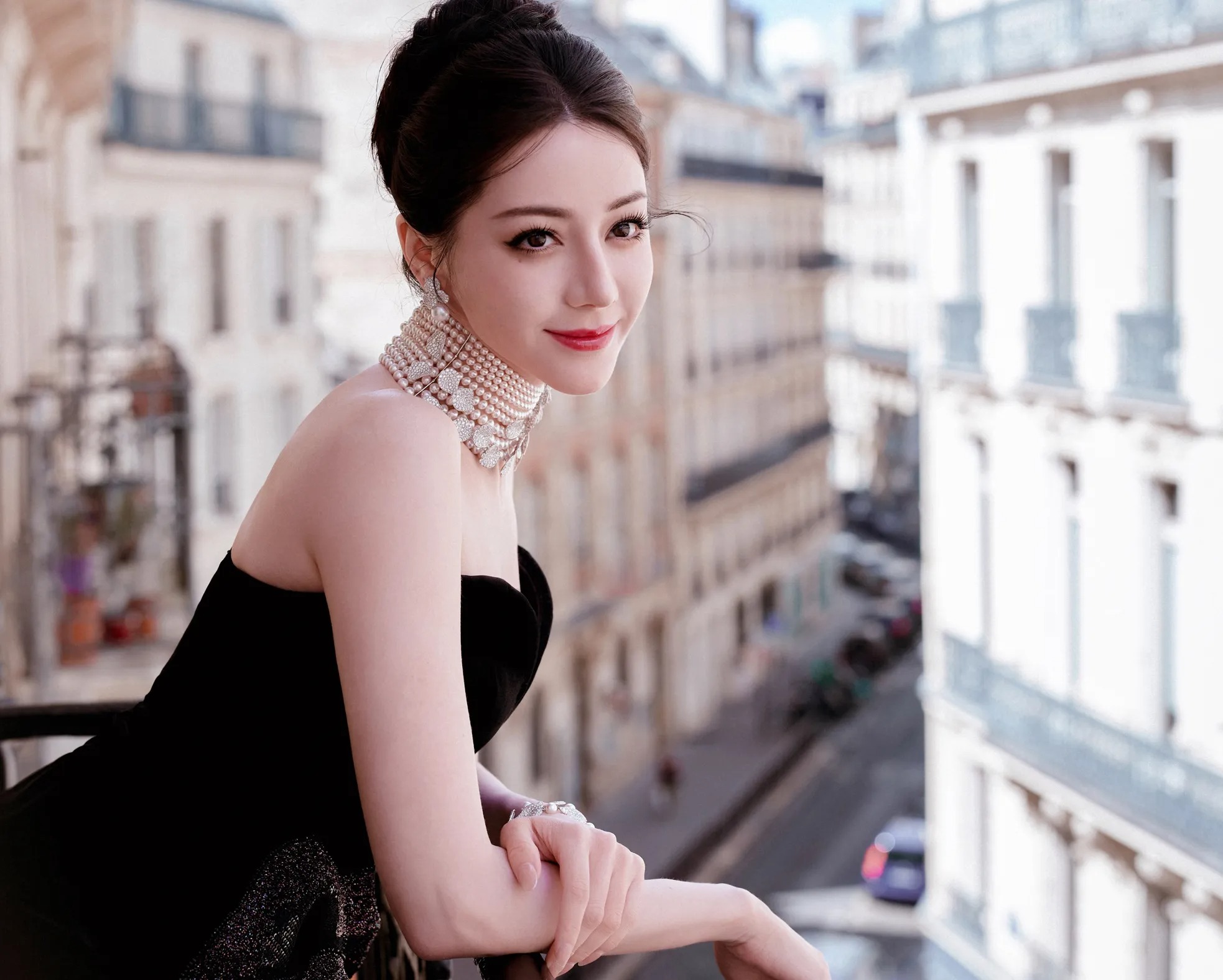 Drama căng đét: Địch Lệ Nhiệt Ba bị Drama căng đét: Địch Lệ Nhiệt Ba bị