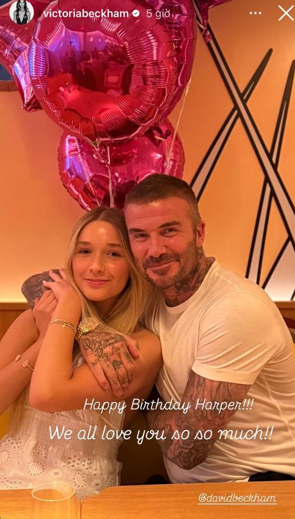 Victoria tung ảnh mới toanh Harper Beckham trong vòng tay bố đón tuổi 14, visual 