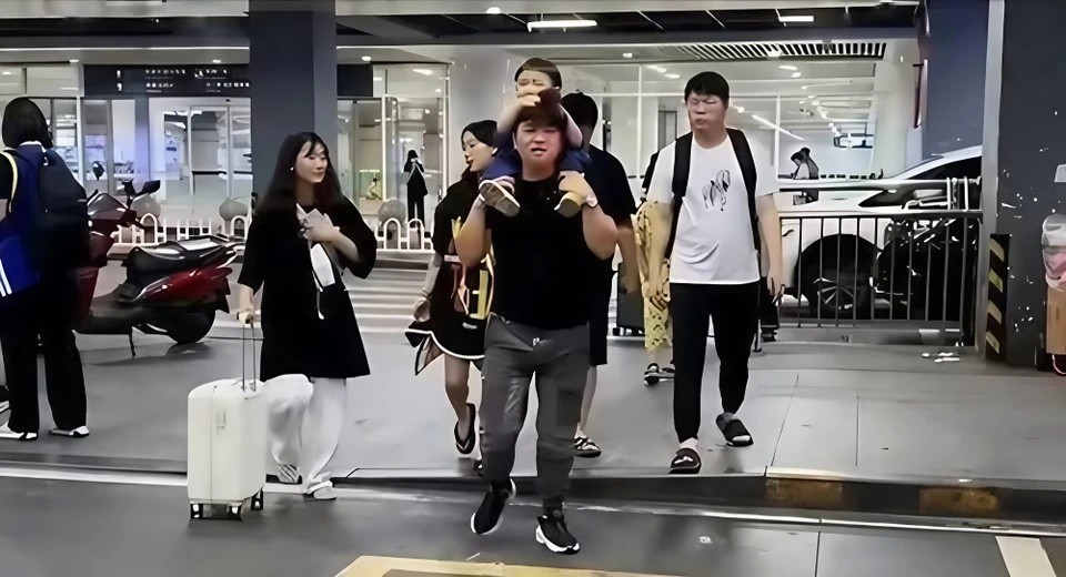 Cập nhật khối nghỉ hè: 16 cháu một bữa ăn hết 8kg gạo, 4kg thịt, hàng chục cân hoa quả; tiêu tốn 200 triệu chỉ trong 2 tháng- Ảnh 3. Cập nhật khối nghỉ hè: 16 cháu một bữa ăn hết 8kg gạo, 4kg thịt, hàng chục cân hoa quả; tiêu tốn 200 triệu chỉ trong 2 tháng- Ảnh 3.