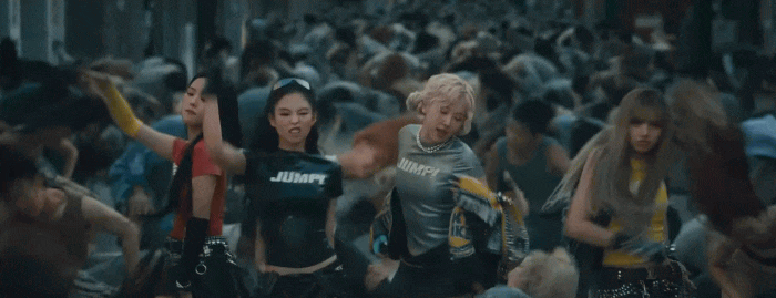 Tranh cãi MV JUMP của BLACKPINK: Người khen thú vị, kẻ chê “lạm dụng AI như bị dí deadline cuối tháng”- Ảnh 1.