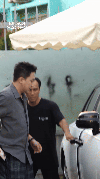 Bắt gặp Trấn Thành xuất hiện mệt mỏi, nhưng tài sản 30 tỷ ở giây thứ 4 mới gây bất ngờ!- Ảnh 2. Bắt gặp Trấn Thành xuất hiện mệt mỏi, nhưng tài sản 30 tỷ ở giây thứ 4 mới gây bất ngờ!- Ảnh 2.