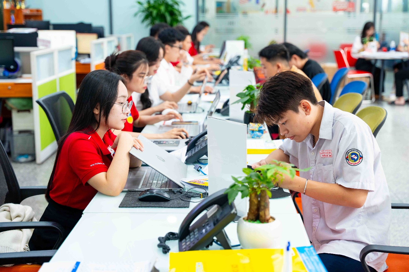 Đăng ký nguyện vọng HUTECH, nhận ngay học bổng 25% học phí toàn khoá và ưu đãi 5 triệu đồng- Ảnh 1.