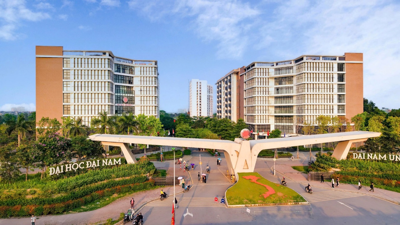 “Chốt đơn” ngay tại lễ tốt nghiệp: Màn cầu hôn cực ngọt của nam sinh Đại học Đại Nam khiến cư dân mạng vỡ òa- Ảnh 6.
