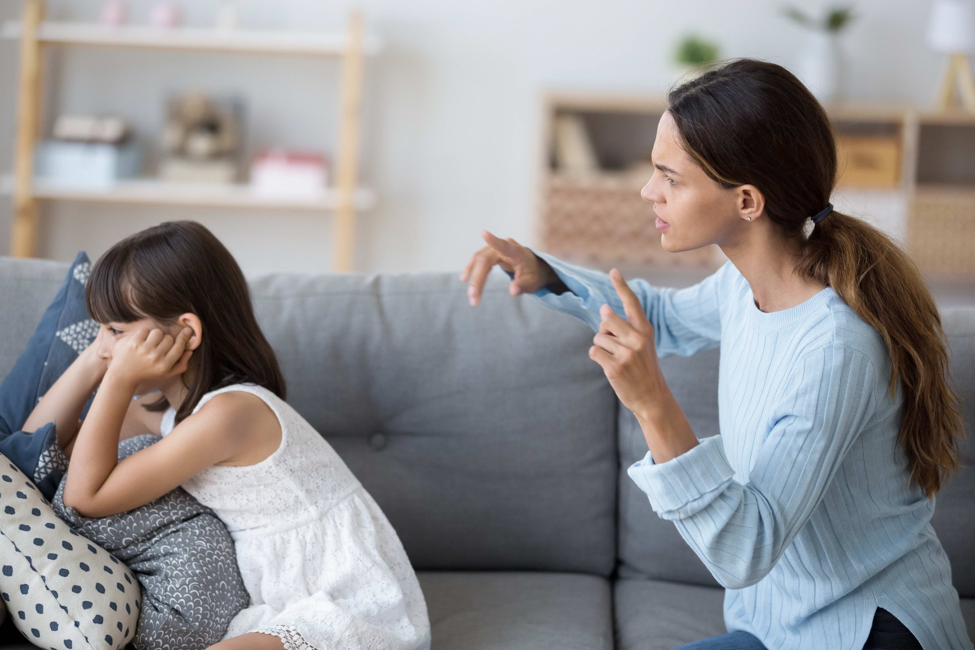 Tính cách của 1 đứa trẻ thường xuyên bị la mắng, quát tháo, doạ nạt có thể trở nên TỆ đến mức nào?- Ảnh 2.
