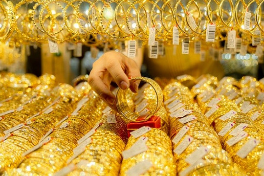 Chị L. mua vàng lãi 2,5 triệu thì mất trắng 300 triệu đồng: Cảnh báo chiêu cực quen nhiều người dễ mắc- Ảnh 3. Chị L. mua vàng lãi 2,5 triệu thì mất trắng 300 triệu đồng: Cảnh báo chiêu cực quen nhiều người dễ mắc- Ảnh 3.