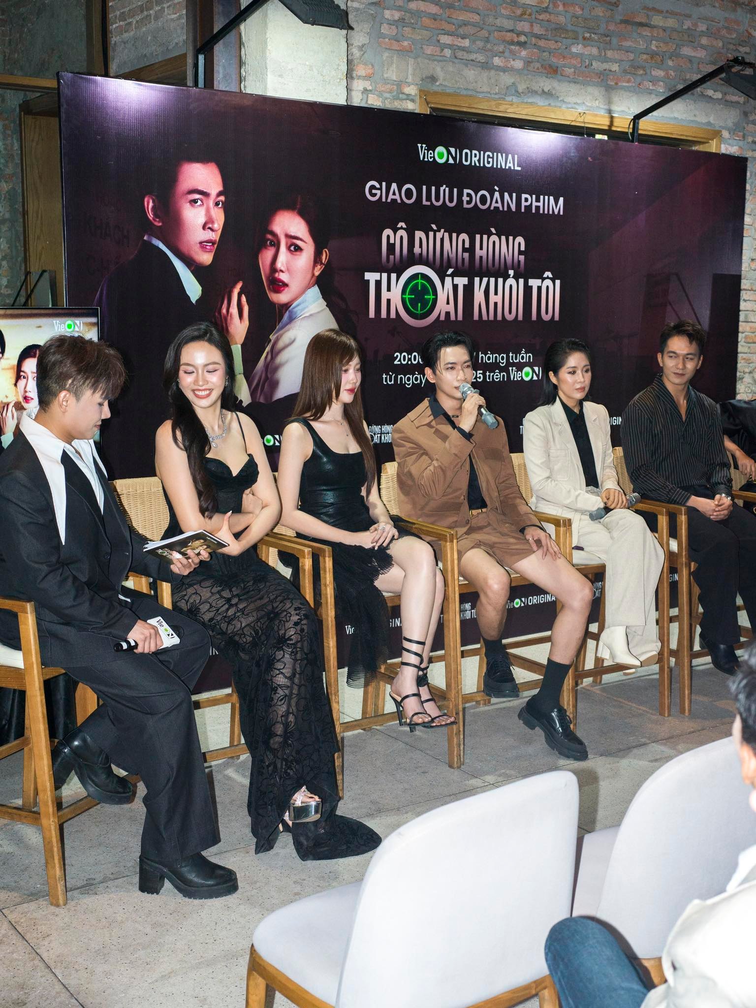 Cặp sao Vbiz phim giả tình thật giờ như 