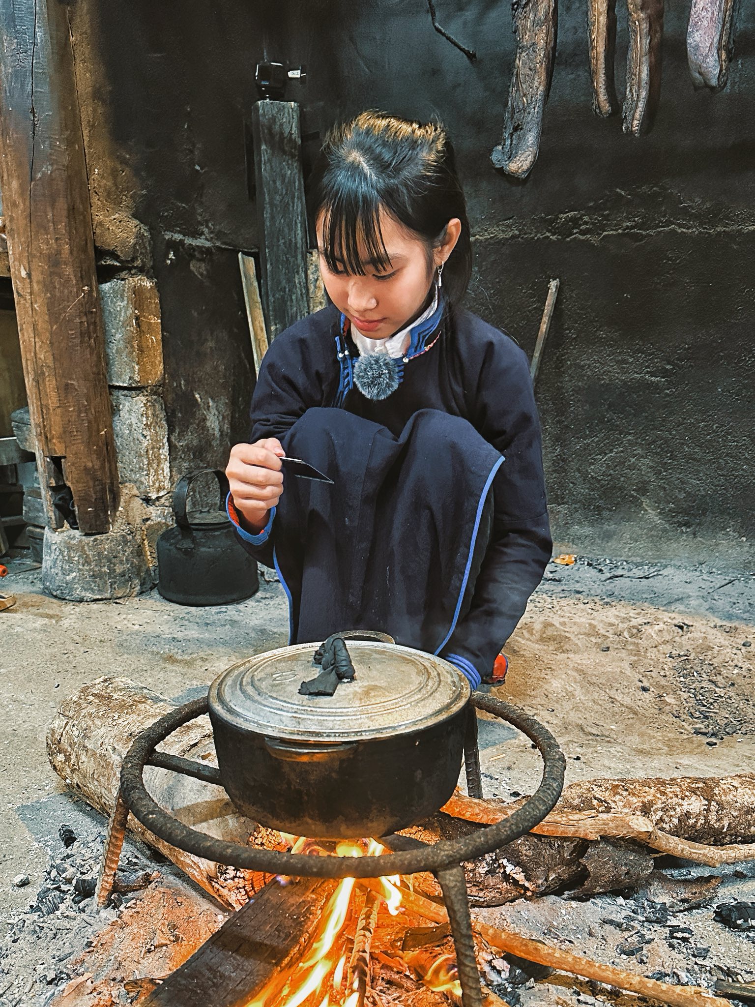 Jun Phạm: Chõ đồ xôi, một nắm lá rừng, một con trâu ngoan... với người vùng cao đó là cuộc sống- Ảnh 5.