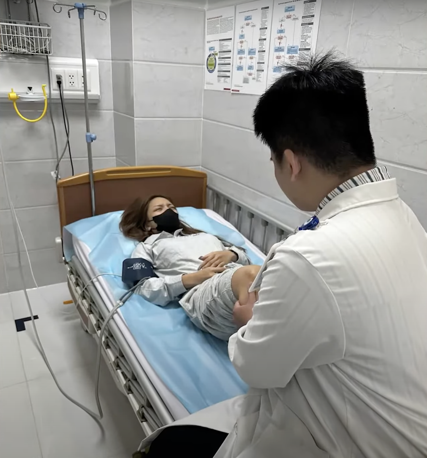 Tập 7 Em Xinh Say Hi: Sao nữ phải vào viện cấp cứu, ngồi xe lăn lên sân khấu bật khóc- Ảnh 1.