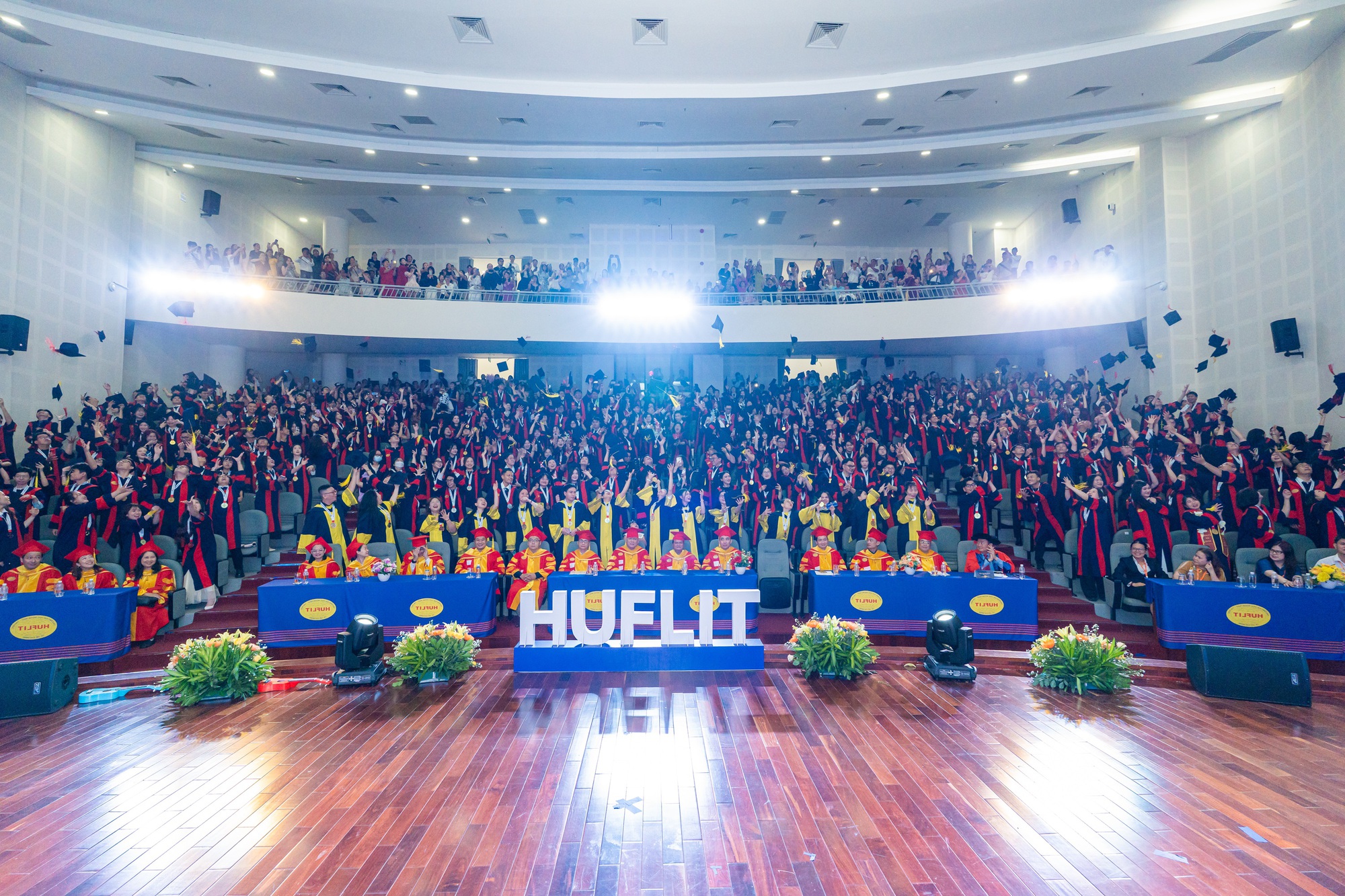 HUFLIT 2025 có gì hot? Trường đại học đa ngành với loạt ngành "đón sóng" thị trường lao động- Ảnh 1.