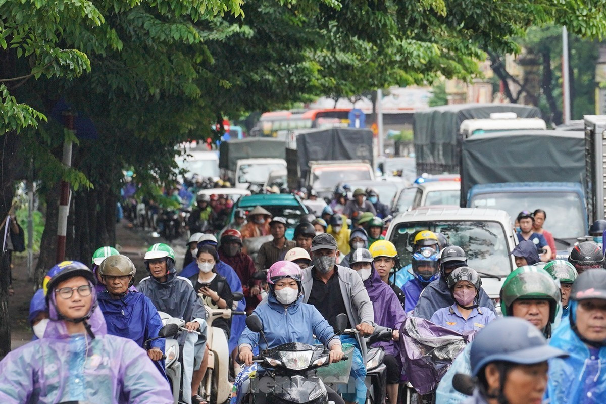 Xe máy xăng sắp rút khỏi Vành đai 1: Người dân được hỗ trợ gì?- Ảnh 1.