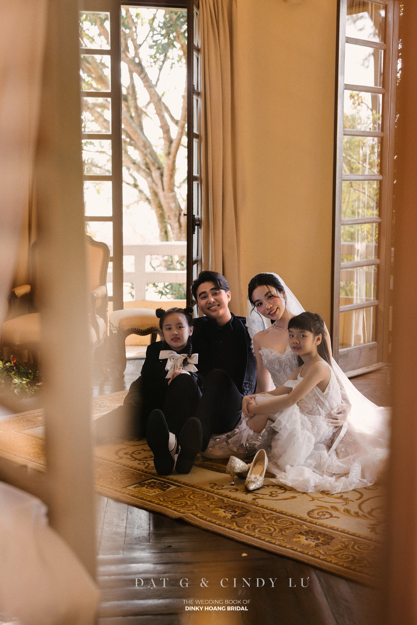 Đạt G và Cindy Lư tung trọn ảnh cưới trước giờ G: Dâu rể đẹp đôi nhưng thái độ 2 Đạt G và Cindy Lư tung trọn ảnh cưới trước giờ G: Dâu rể đẹp đôi nhưng thái độ 2