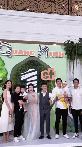 Hot WAGs đọ sắc: Doãn Hải My khí chất tiểu thư, có lấn át Chu Thanh Huyền trong tiệc thôi nôi con trai Quang Hải?- Ảnh 3.