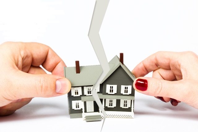 Cha mất, khối tài sản hơn 8,3 tỷ đồng được trao cho “người ngoài”, 4 con trai trắng tay đến đòi quyền thừa kế thì tòa án phán: “Các anh không được 1 đồng nào”- Ảnh 1.