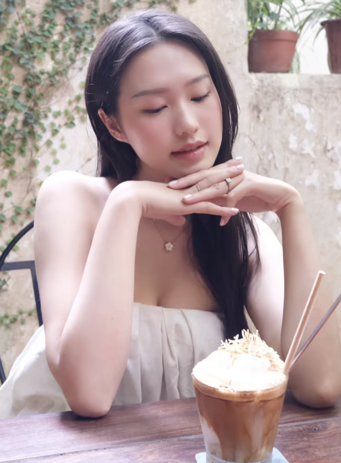 Doãn Hải My - vợ Đoàn Văn Hậu dạo này lên cân, gu thời trang càng sexy, gợi cảm- Ảnh 4.